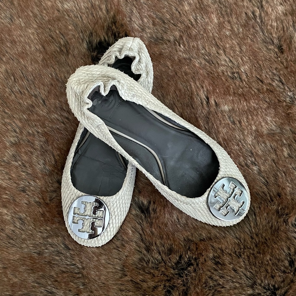 Tory Burch Reva Distressed Python Flats Size 7 - image 2